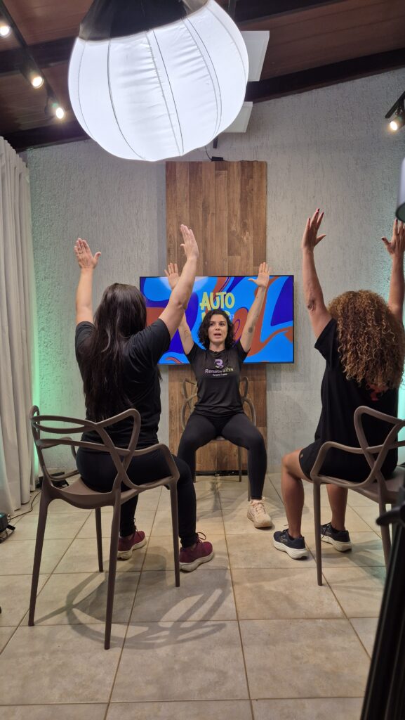 Momento de uma atividade com mulheres